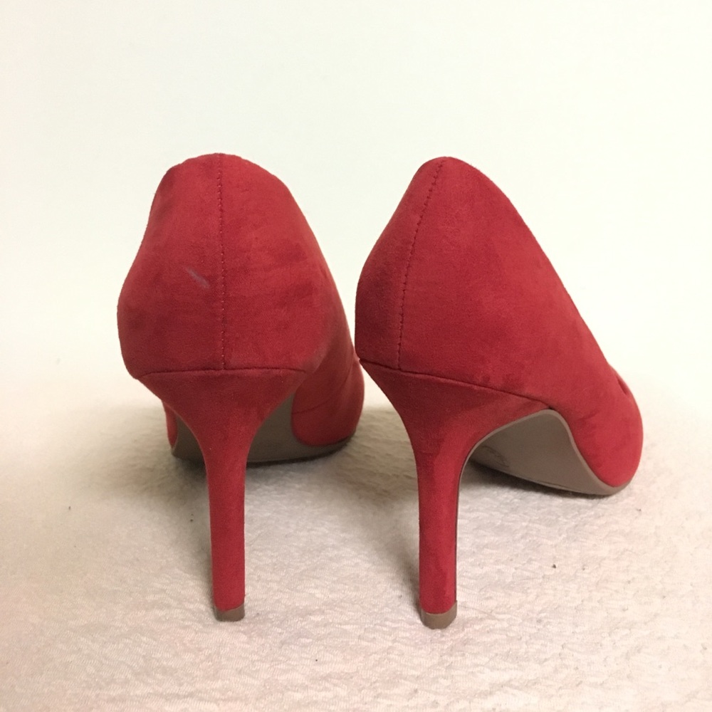 High Heels - Picture 3 of 5